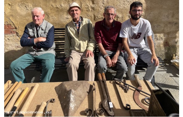 2025, Domenica 12 Ottobre - Il riposo dei fabbri alla Festa Contadina