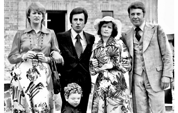 1975, Lunedì 2 Giugno - Luciana e Giuseppe con i parenti francesi