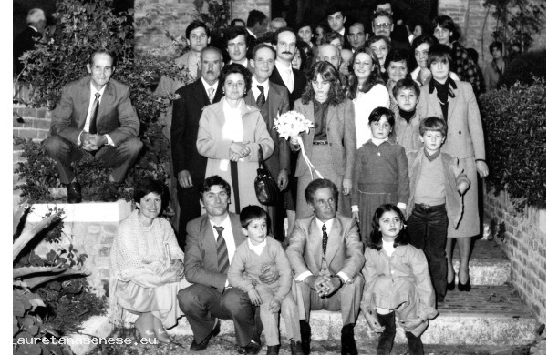 1979, Domenica 21 Ottobre - Gli sposi con i parenti