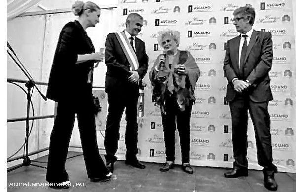 2016, Settembre Anna premiata con la Mencia d'Argento