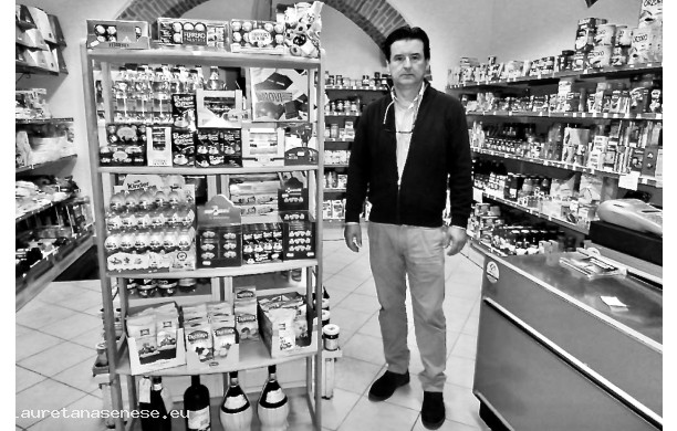 2014 - Alessandro Ferrari al suo negozio