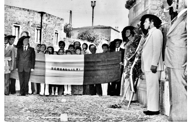 1986, Domenica 15 Giugno - I Bersaglieri rendono omaggio ai caduti