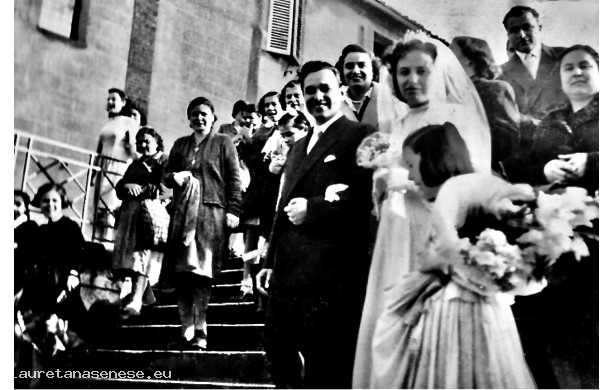 1950, Giovedì 26 Ottobre - Enzo e Imola per la scalinata della chiesa