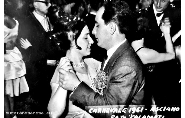 1961 - Bella coppia al ballo di Carnevale del Ravvivati