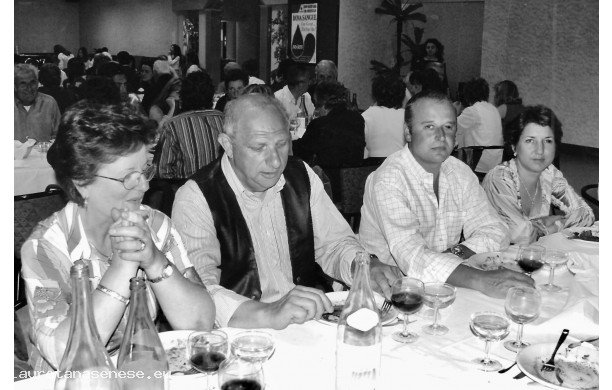 2004 - Festa del Donatore Fratres: I partecipanti a tavola