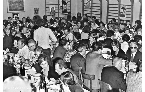 1976 - Garbo d'Oro, i partecipanti alla cena in palestra