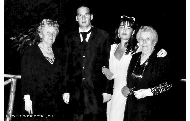 1998, Sabato 4 Luglio - La sposa con le due nonne