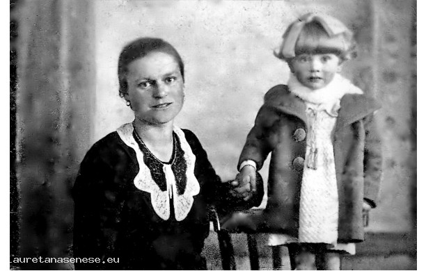 1938 - Mamma e figlia dal Fotografo