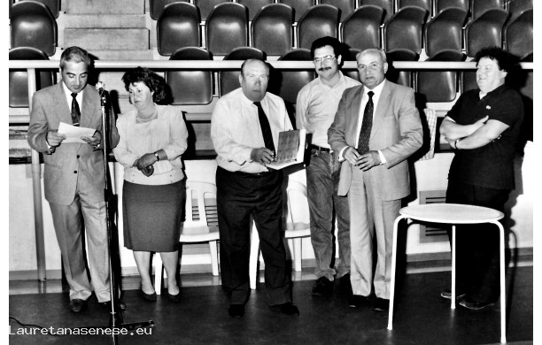 1990, Domenica 20 Maggio - Premiazione di un fedele donatore di Sangue