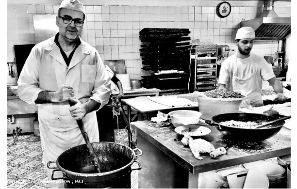 2018, 23 Novembre - Quando si vede il pentolone, arriva il Panpepato