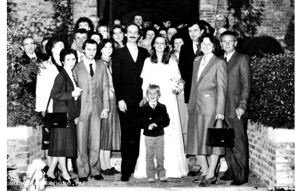 1979, Domenica 21 Ottobre - Luciana e Massimo con i parenti