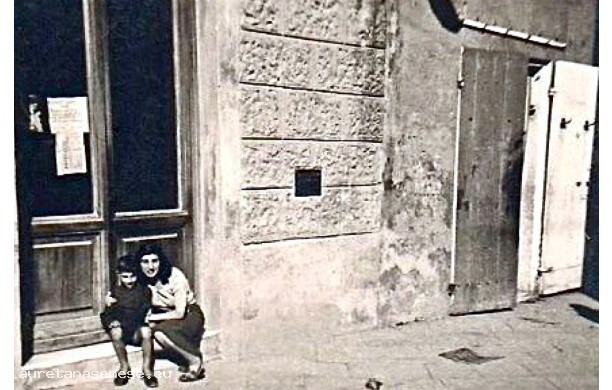 1942 - Le vecchie Poste e il Macello Mugnai