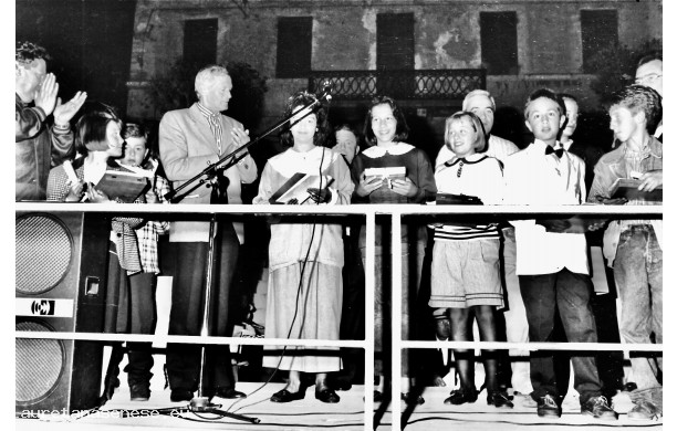 1990, Sabato 19 Maggio - Festa del donatore: I ragazzini e le ragazzine premiati