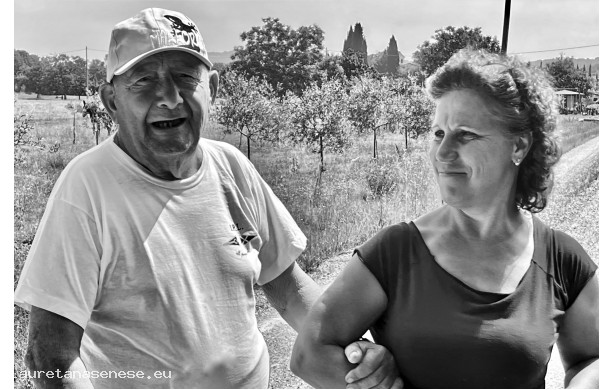 2021, Mercoledì 16 Giugno - Sandrino a passeggio intorno casa