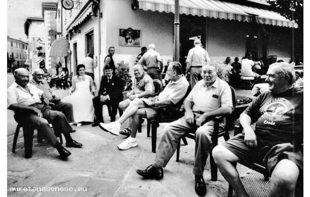 2005, 30 Luglio - I vecchiarelli con gli sposi