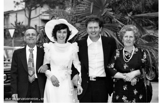 1973, Sabato 9 Giugno - I genitori dello sposo con la nuova coppia
