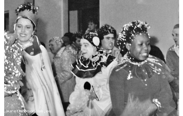 1983 - Carnevale con belle ragazze e .........